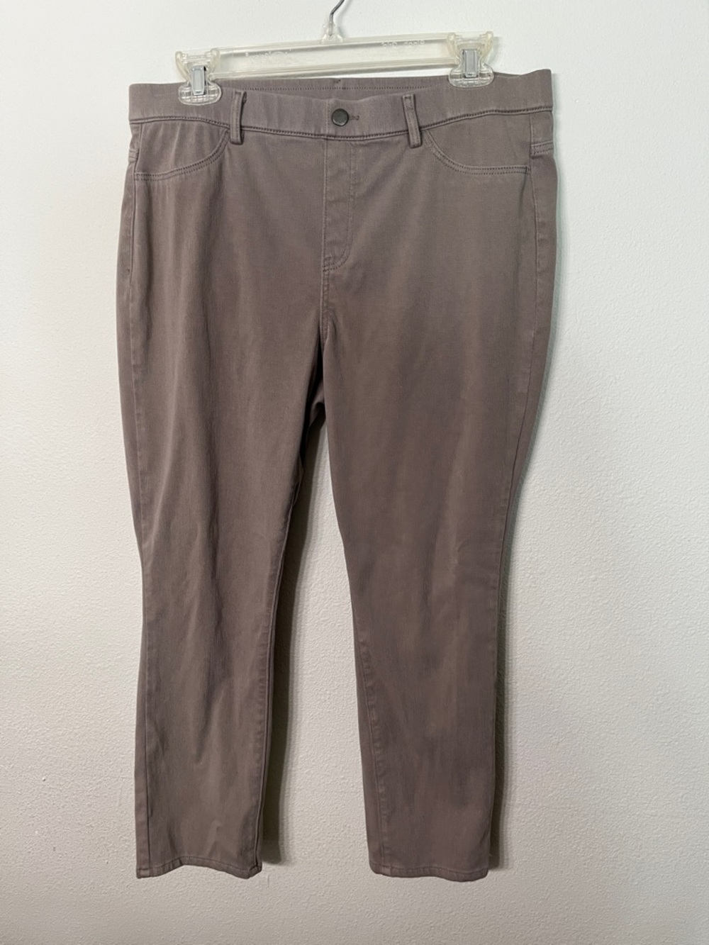 Woman’s Straight-Leg Legging Pants in Taupe